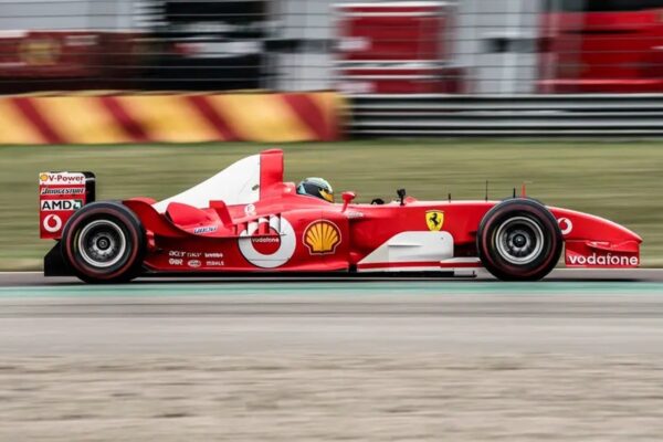Bolid Schumachera - Ferrari F2003-GA 